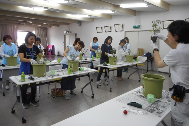 s-トマト苗植付 (2).jpg